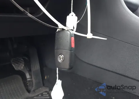 2014 Volkswagen Golf 2.0L Tdi из США, поврежденный, VIN WVWNM7AJ7EW009759